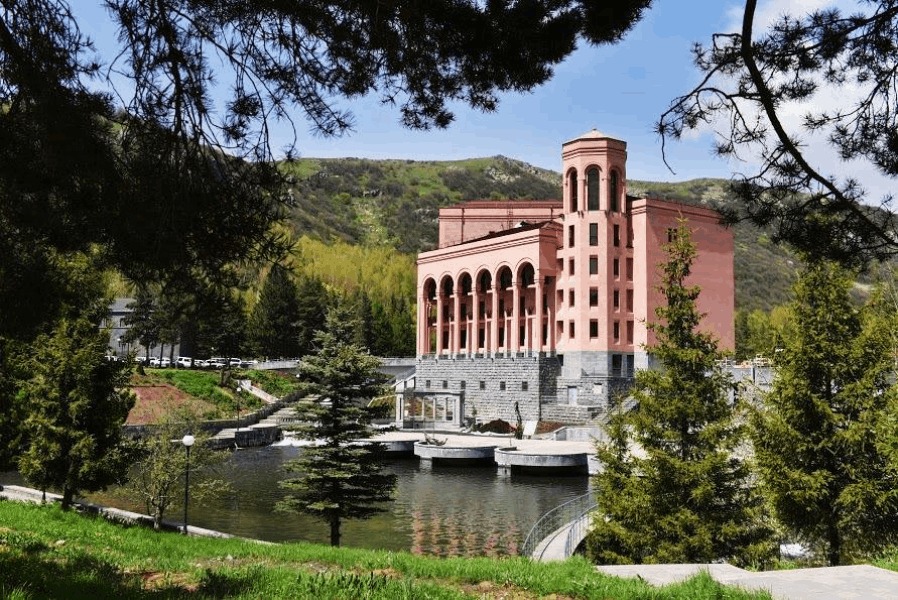 HOTELS IN REGIONS JERMUK ``GRAND RESORT``